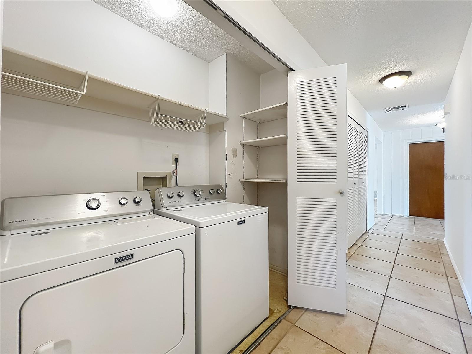 Image 33 of 46 For 328 Shadow Oak Drive