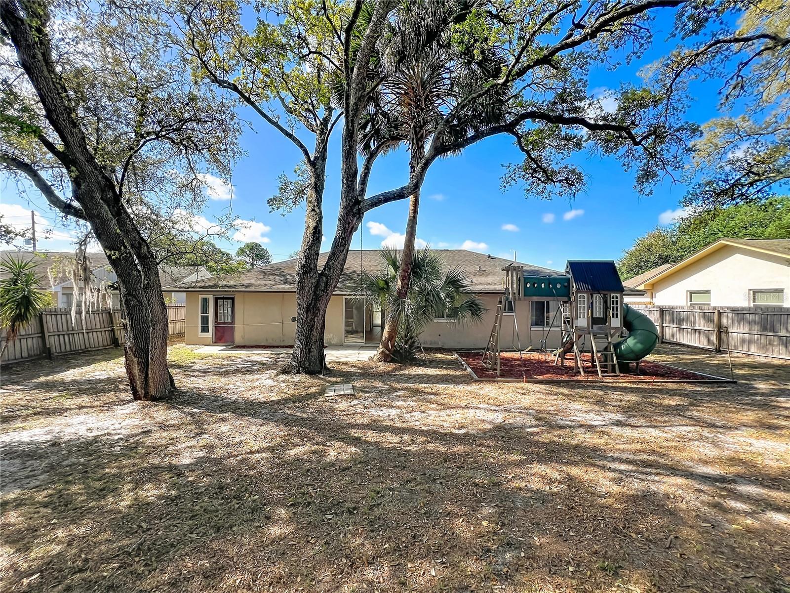 Image 37 of 46 For 328 Shadow Oak Drive