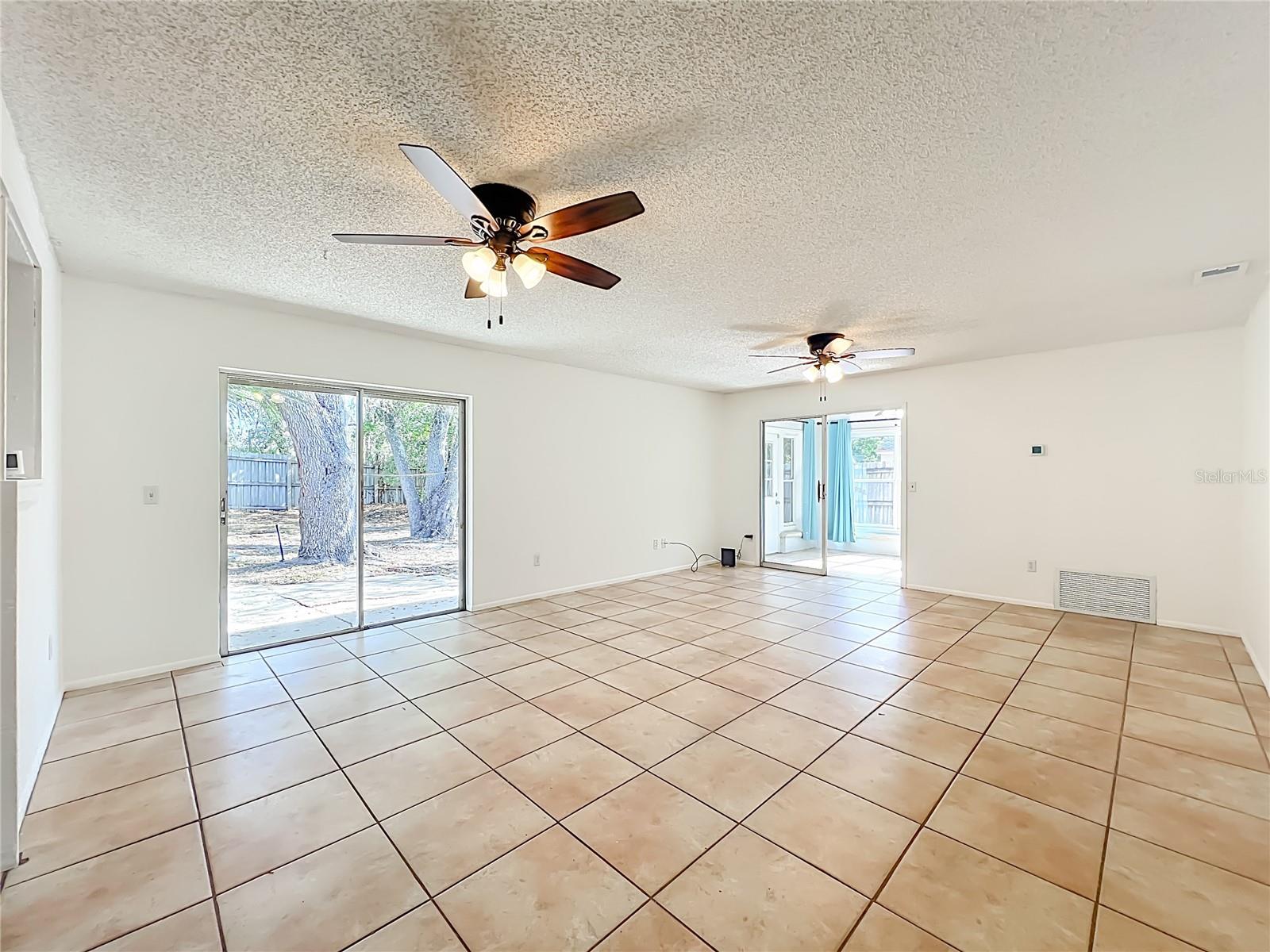 Image 5 of 46 For 328 Shadow Oak Drive