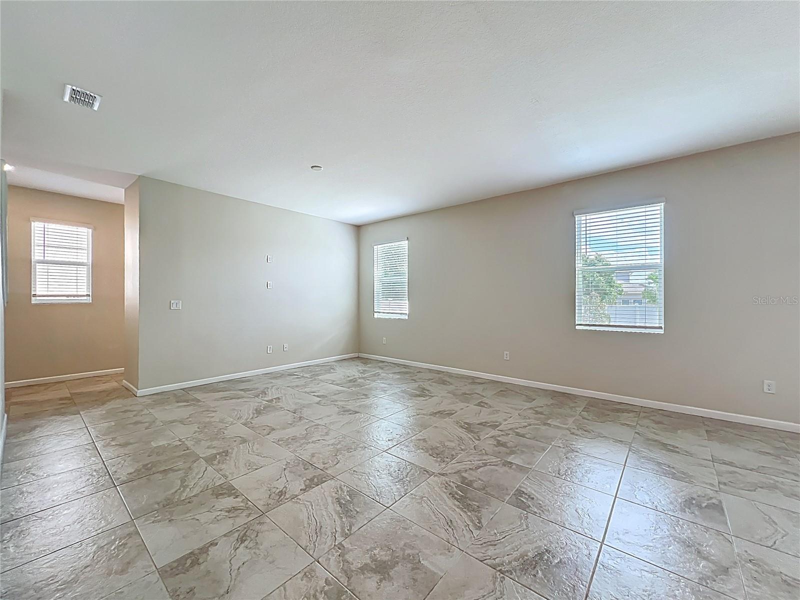 Image 16 of 51 For 1740 Black Maple Place