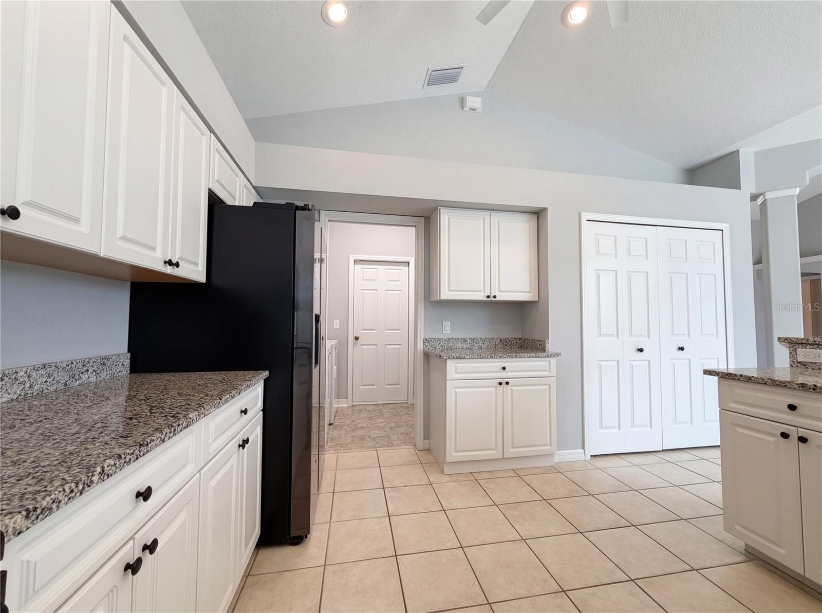 Image 15 of 32 For 12567 Pembroke Circle N