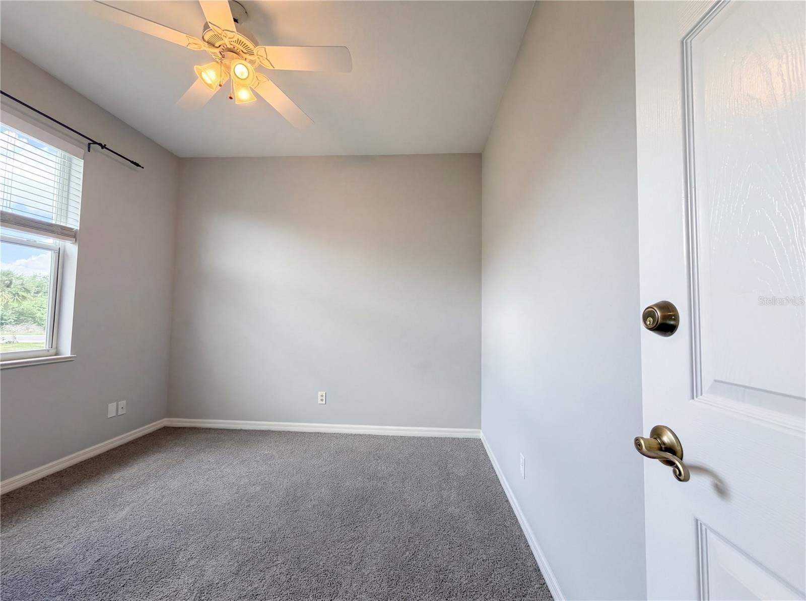 Image 18 of 32 For 12567 Pembroke Circle N