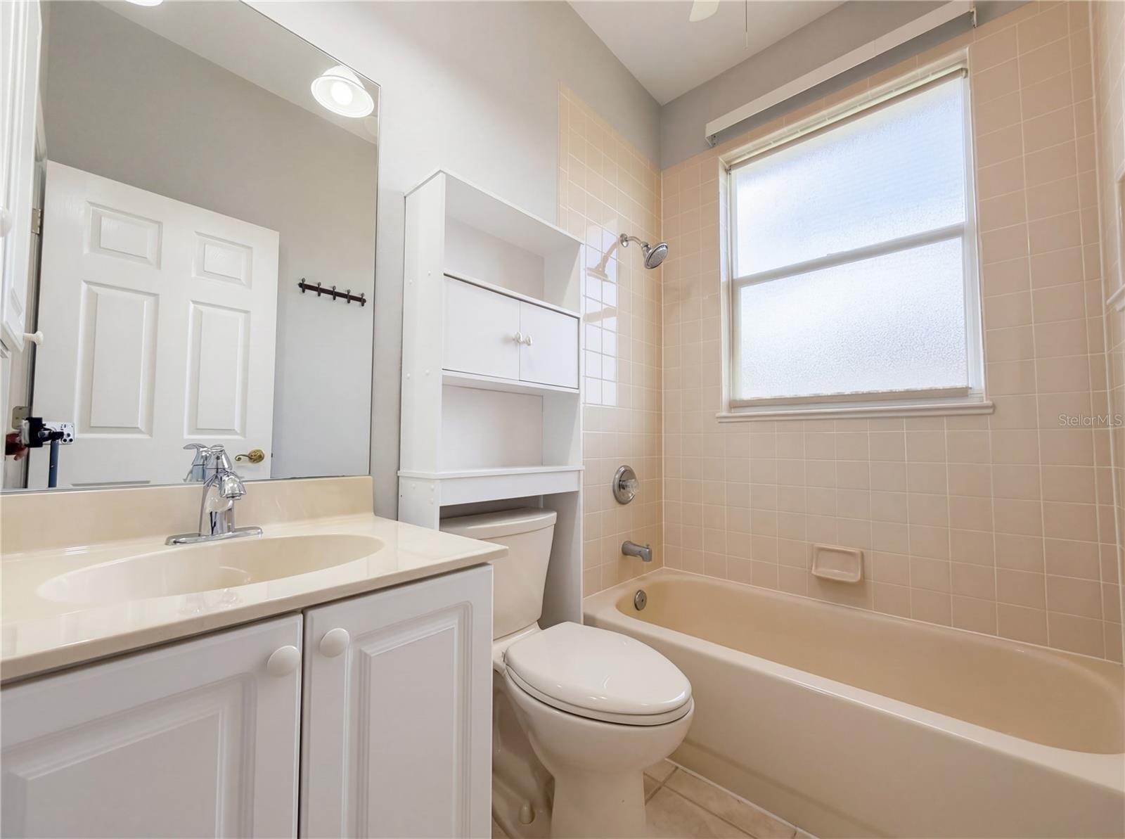 Image 21 of 32 For 12567 Pembroke Circle N