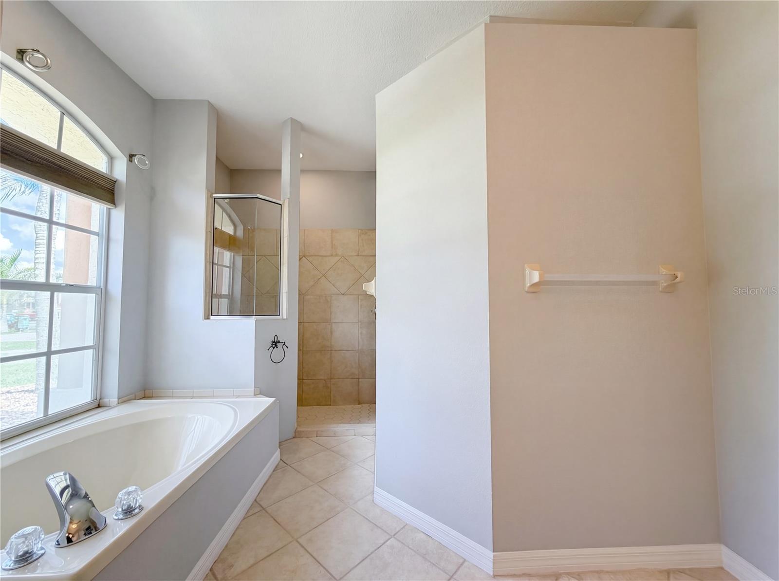 Image 24 of 32 For 12567 Pembroke Circle N