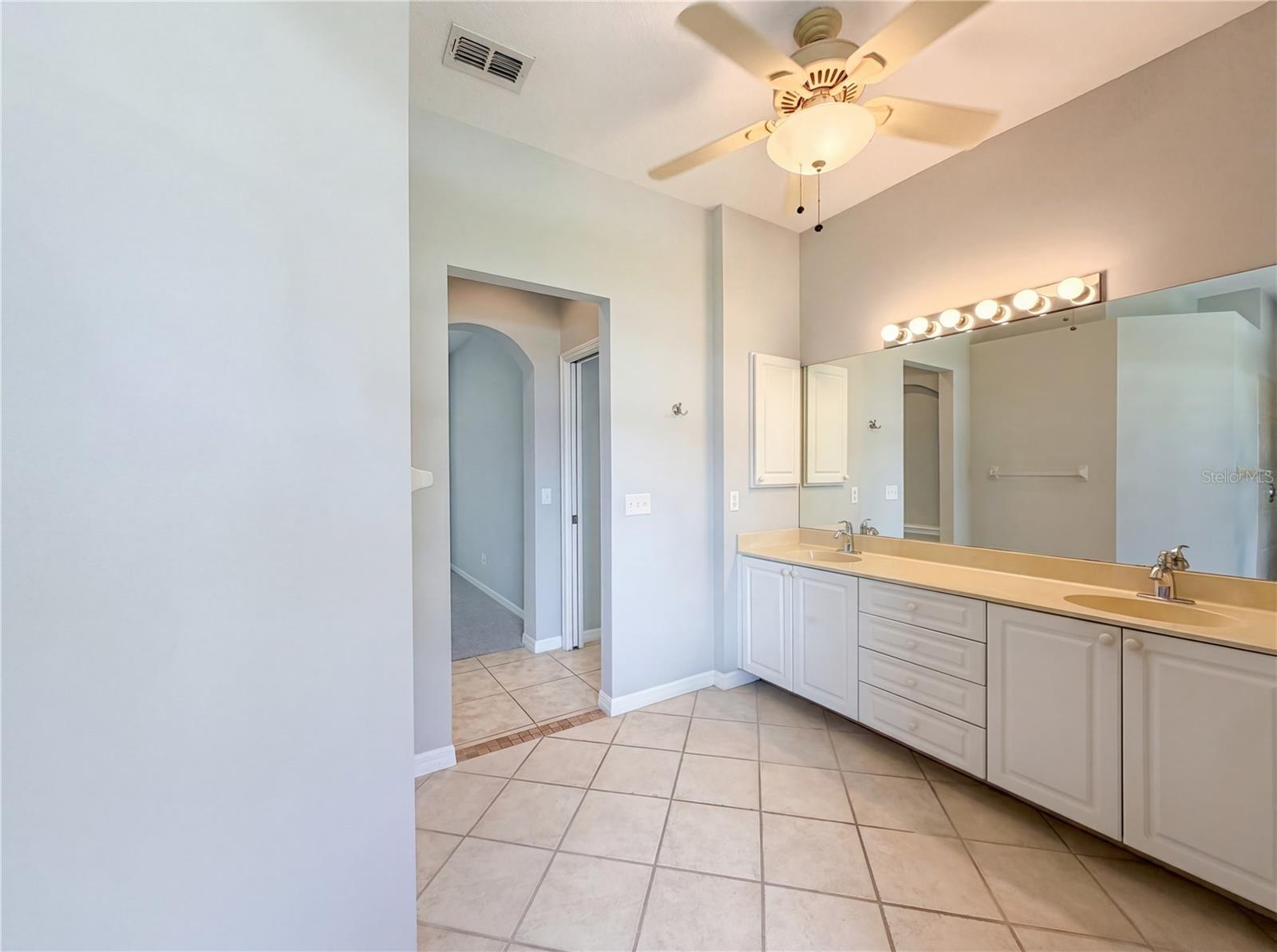 Image 25 of 32 For 12567 Pembroke Circle N