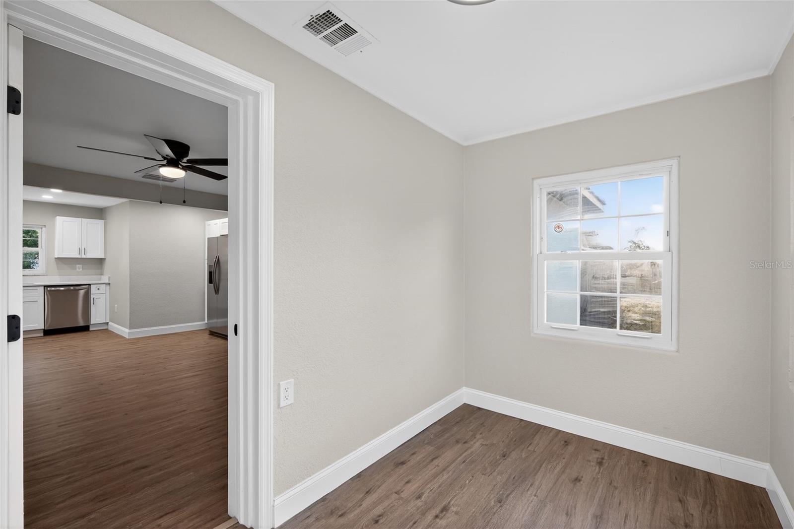 Image 11 of 28 For 305 Hennessee Street