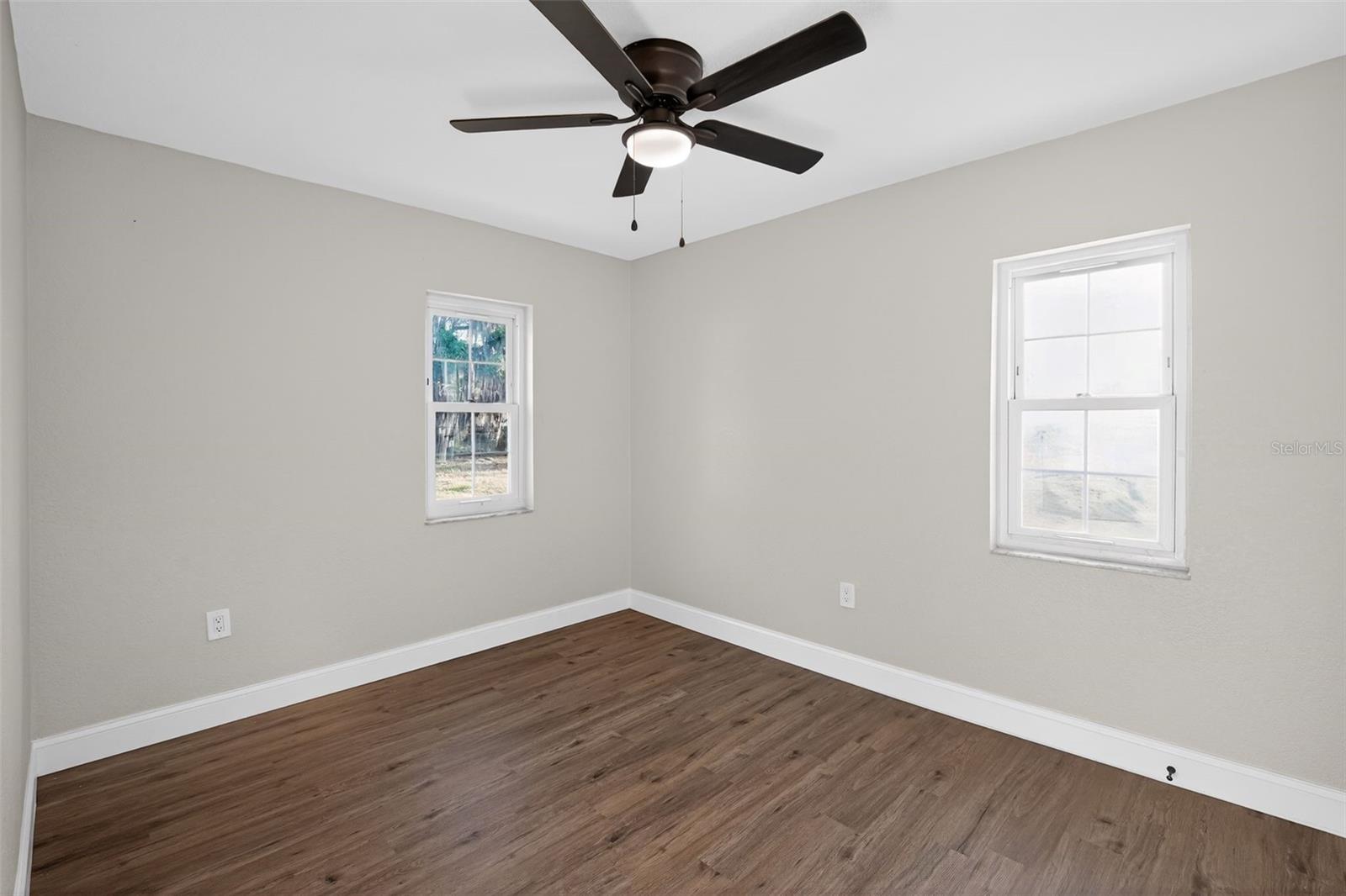 Image 12 of 28 For 305 Hennessee Street