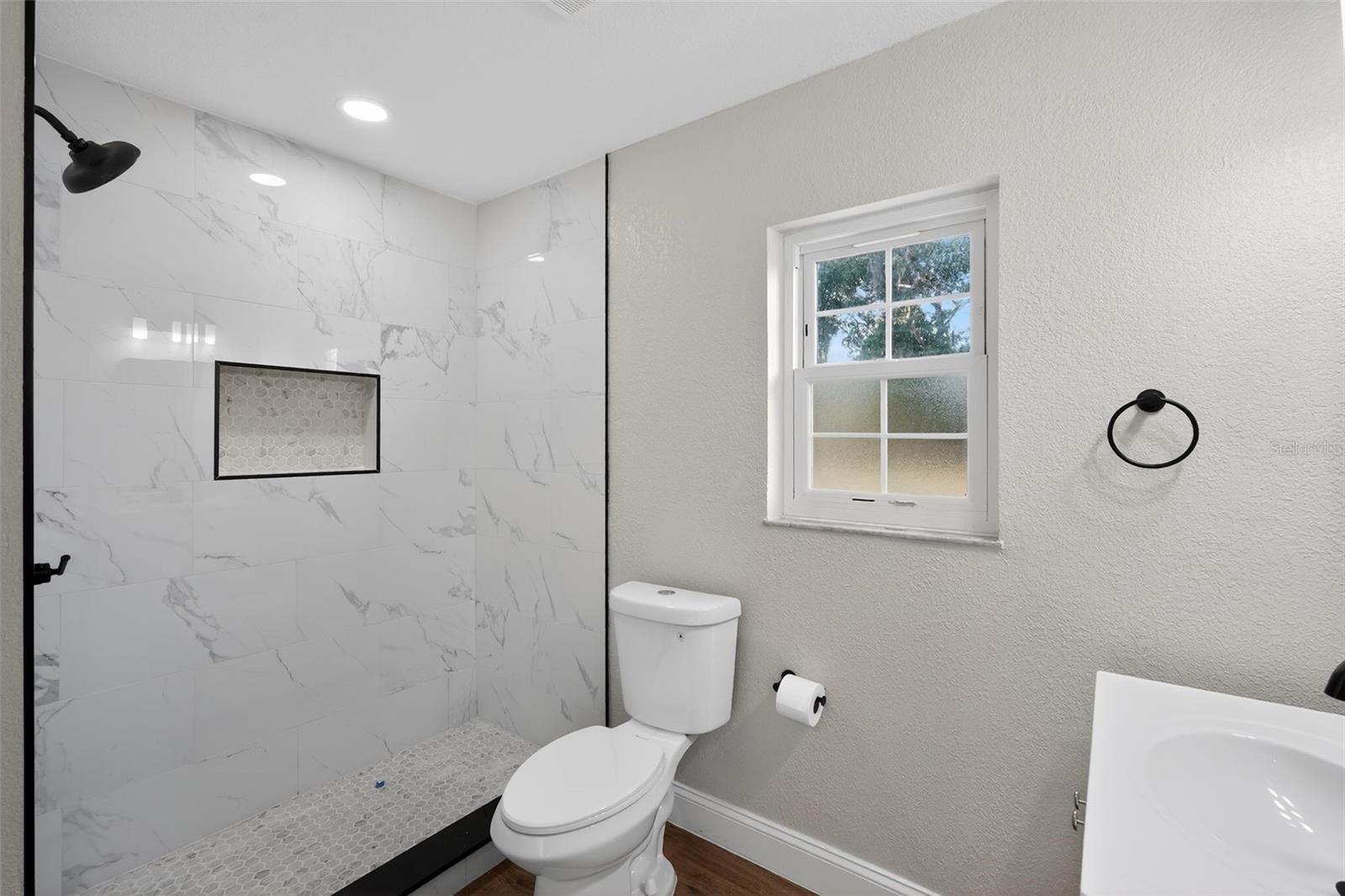 Image 19 of 28 For 305 Hennessee Street