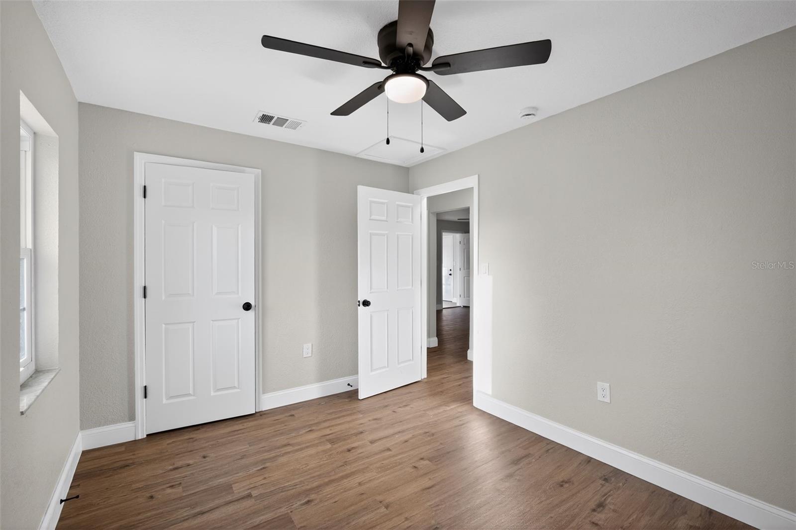 Image 23 of 28 For 305 Hennessee Street