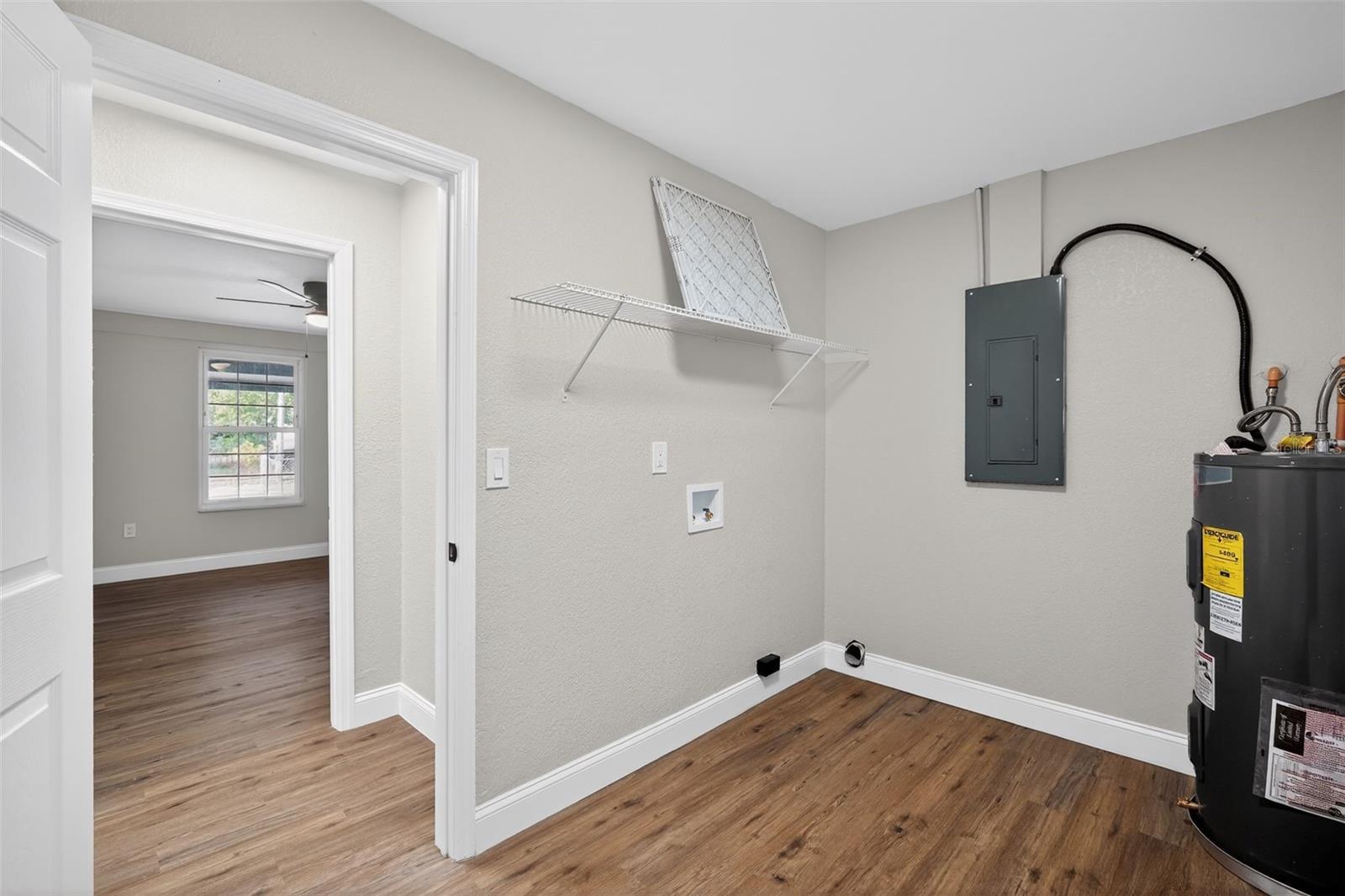 Image 24 of 28 For 305 Hennessee Street