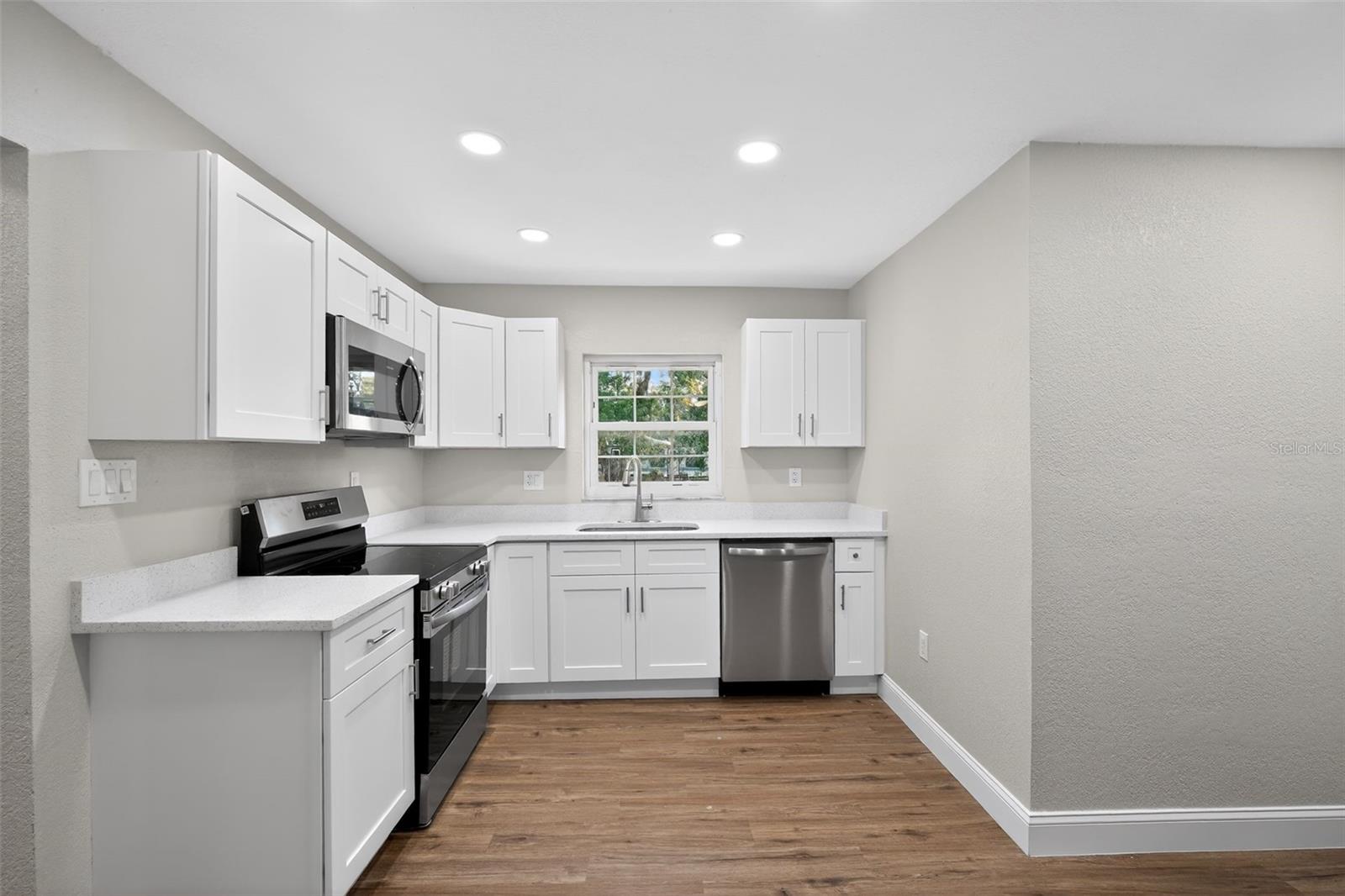 Image 8 of 28 For 305 Hennessee Street