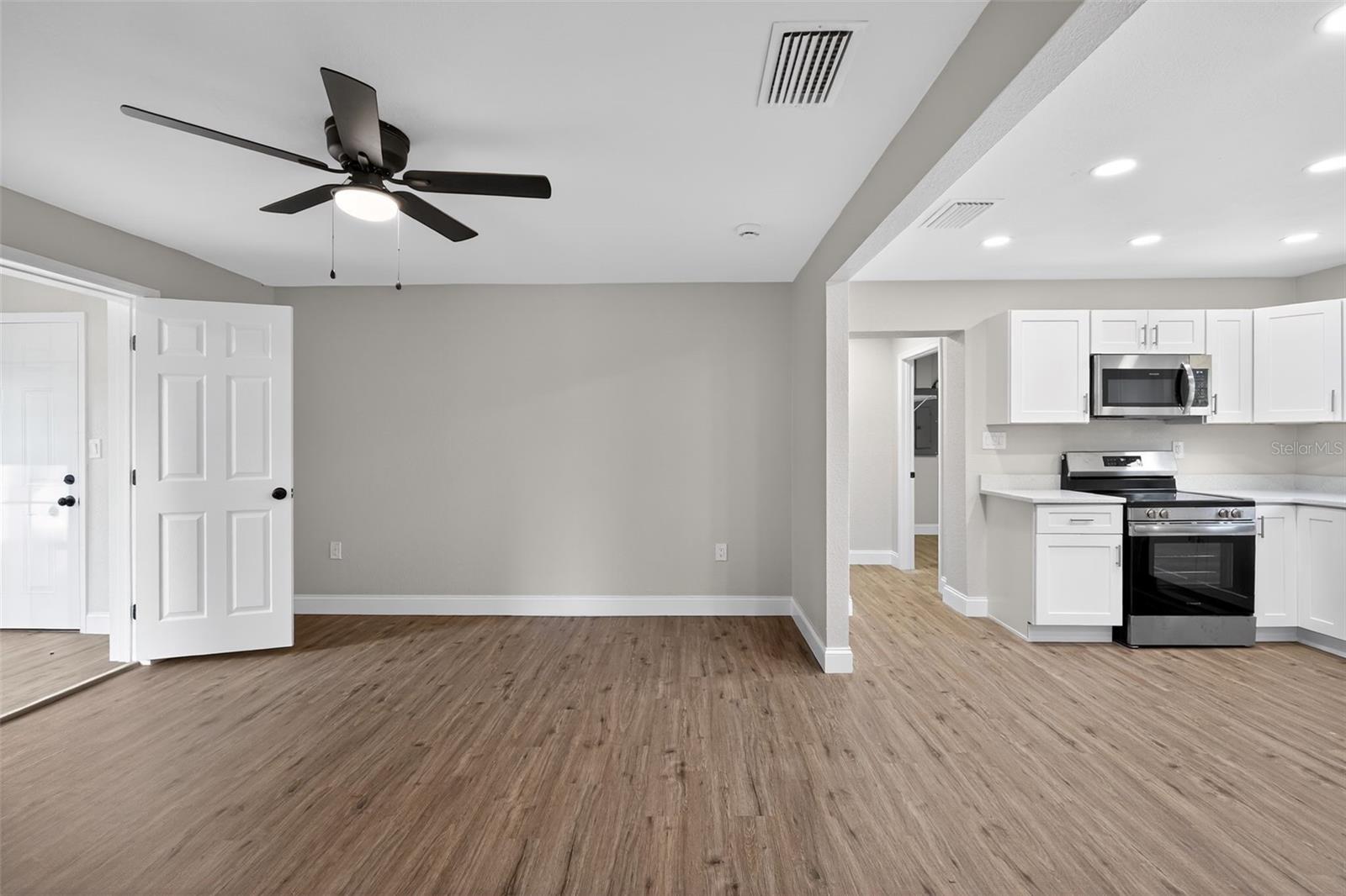 Image 9 of 28 For 305 Hennessee Street