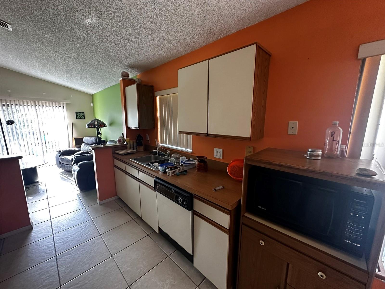 Image 5 of 14 For 2132 Fairmont Circle