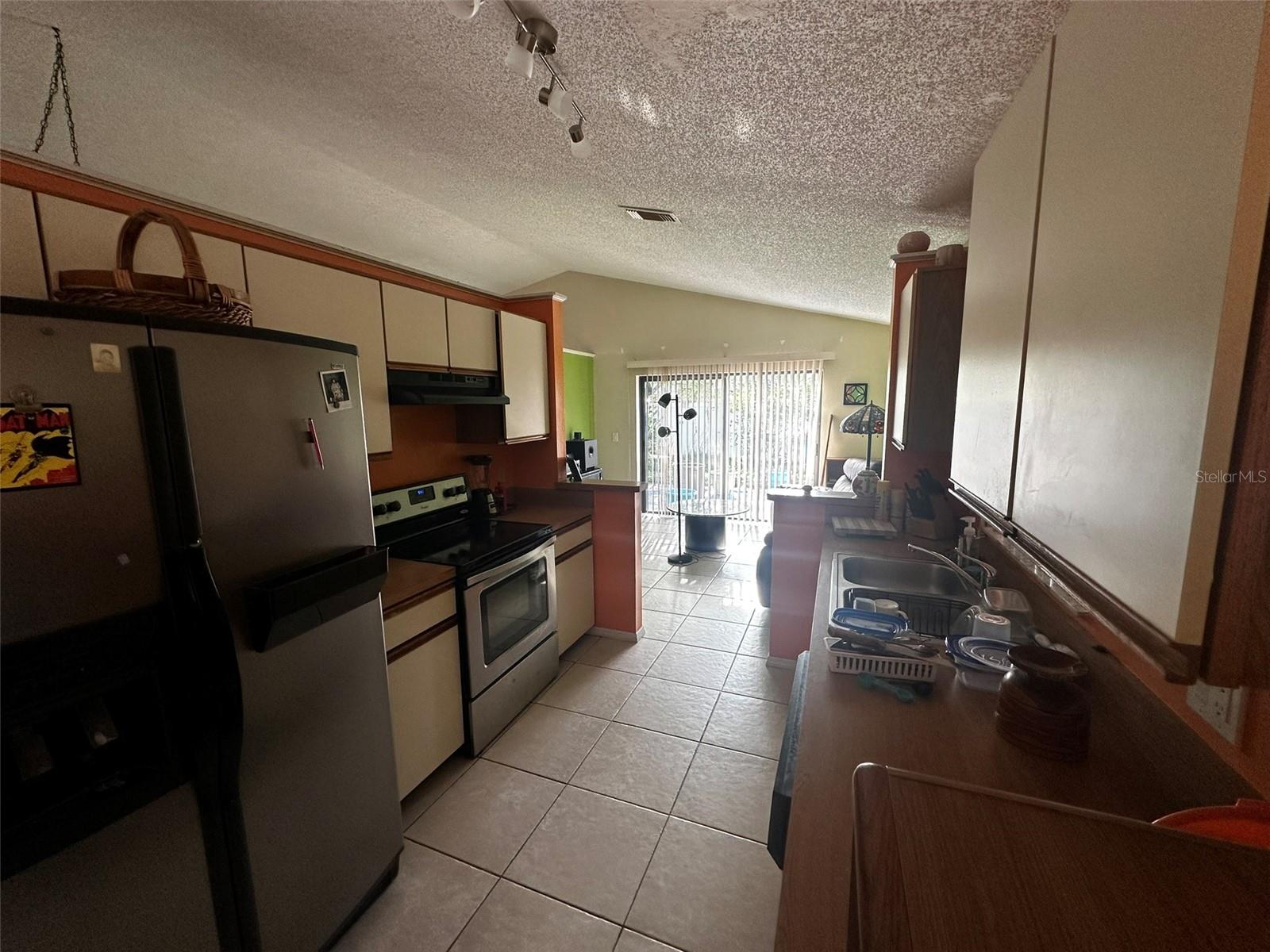 Image 6 of 14 For 2132 Fairmont Circle