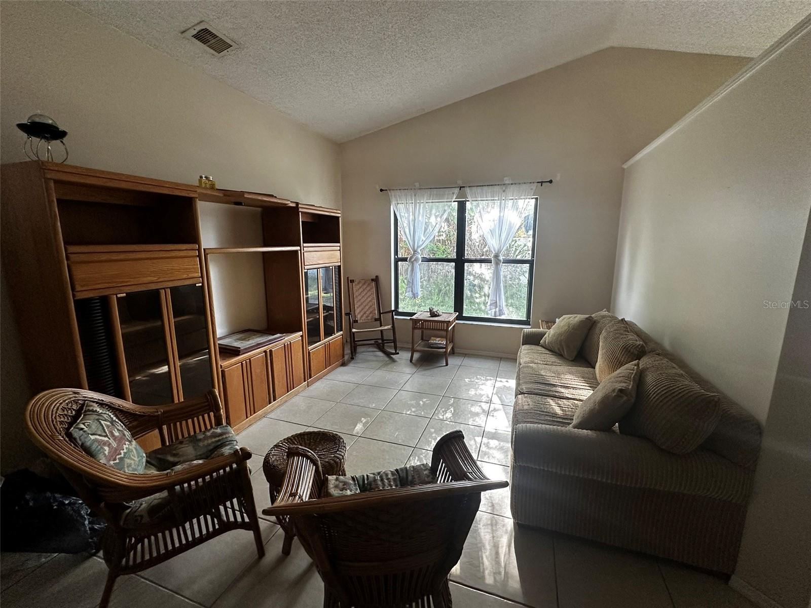 Image 7 of 14 For 2132 Fairmont Circle