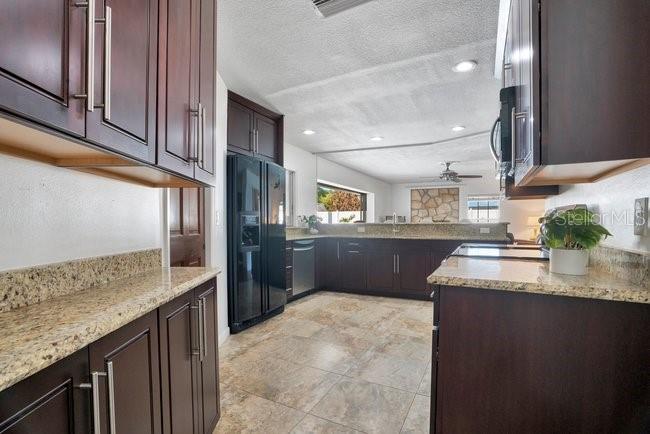 Image 10 of 42 For 101 Mariner Way