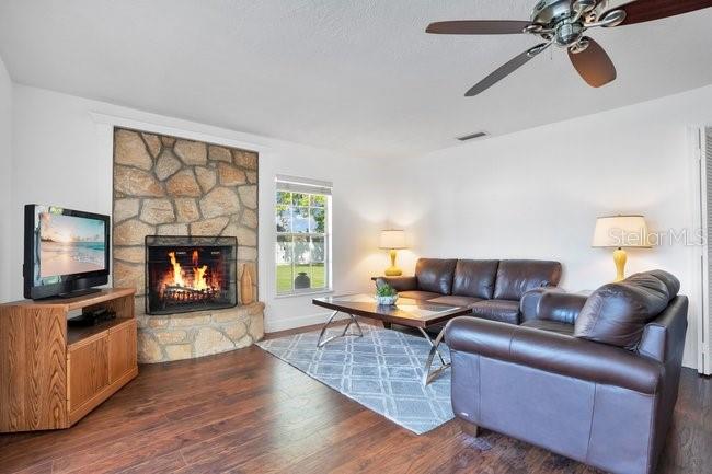 Image 13 of 42 For 101 Mariner Way