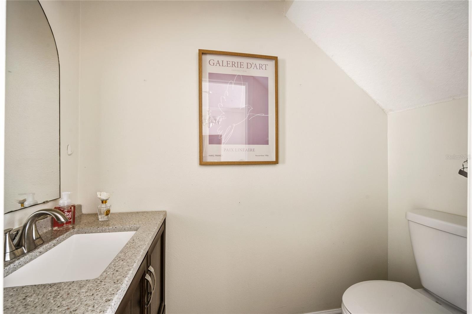 Image 10 of 24 For 922 Vineland Place