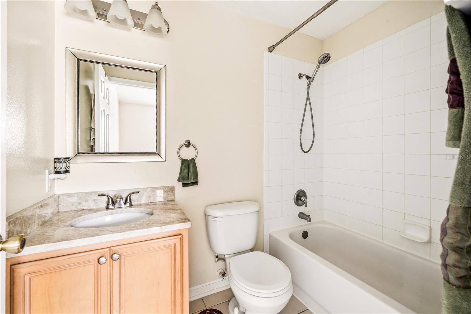 Image 20 of 24 For 922 Vineland Place