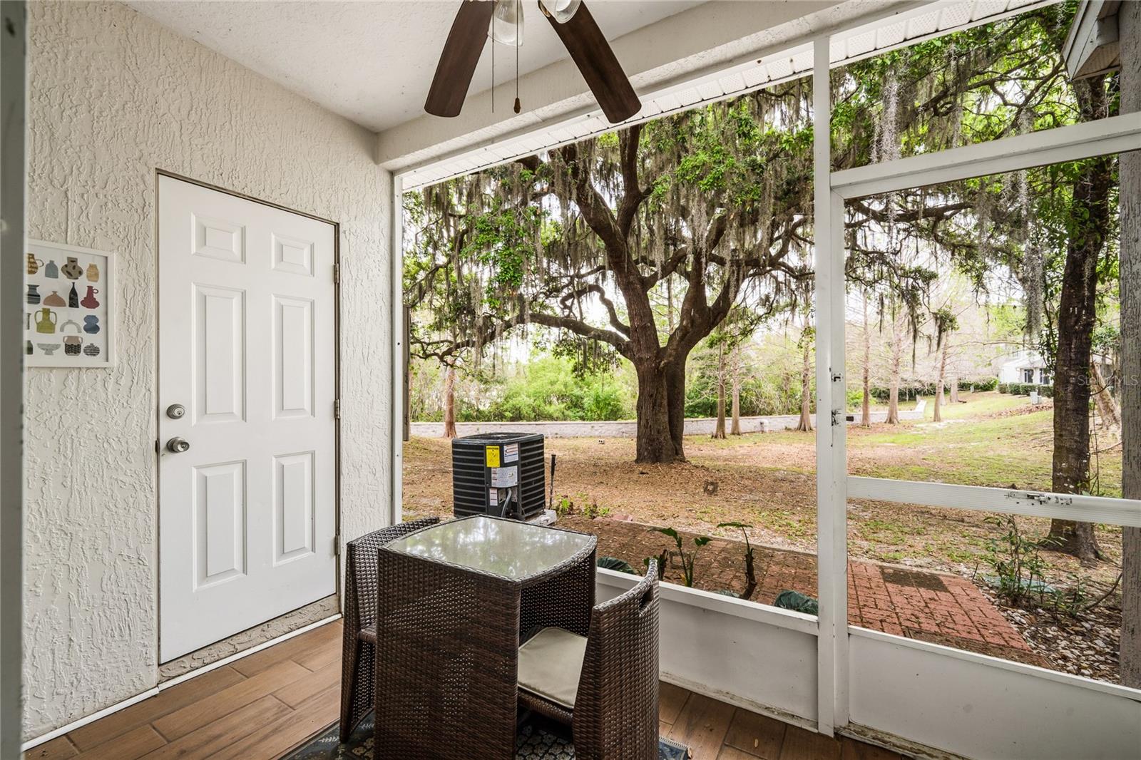 Image 21 of 24 For 922 Vineland Place