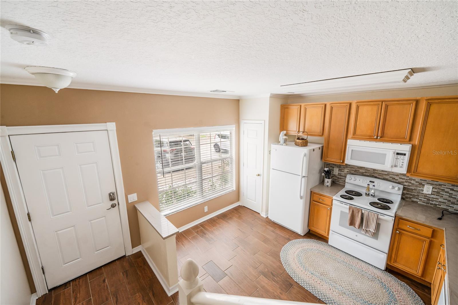 Image 4 of 24 For 922 Vineland Place