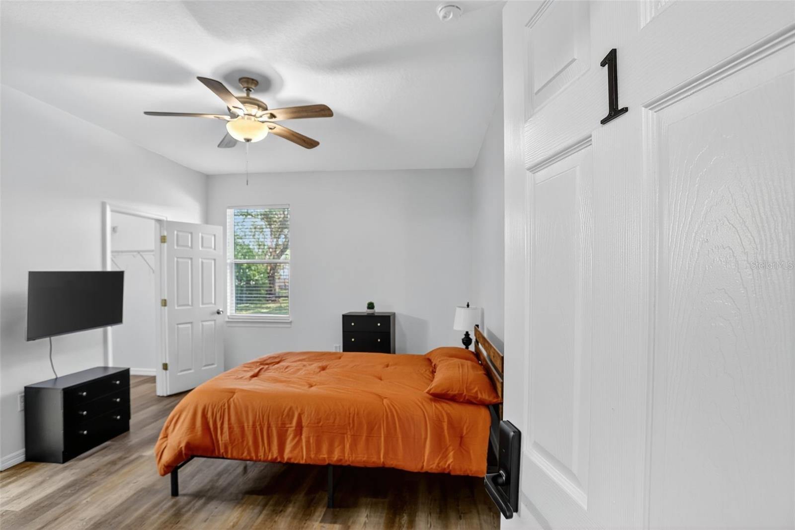 Image 10 of 40 For 246 Pineview Drive