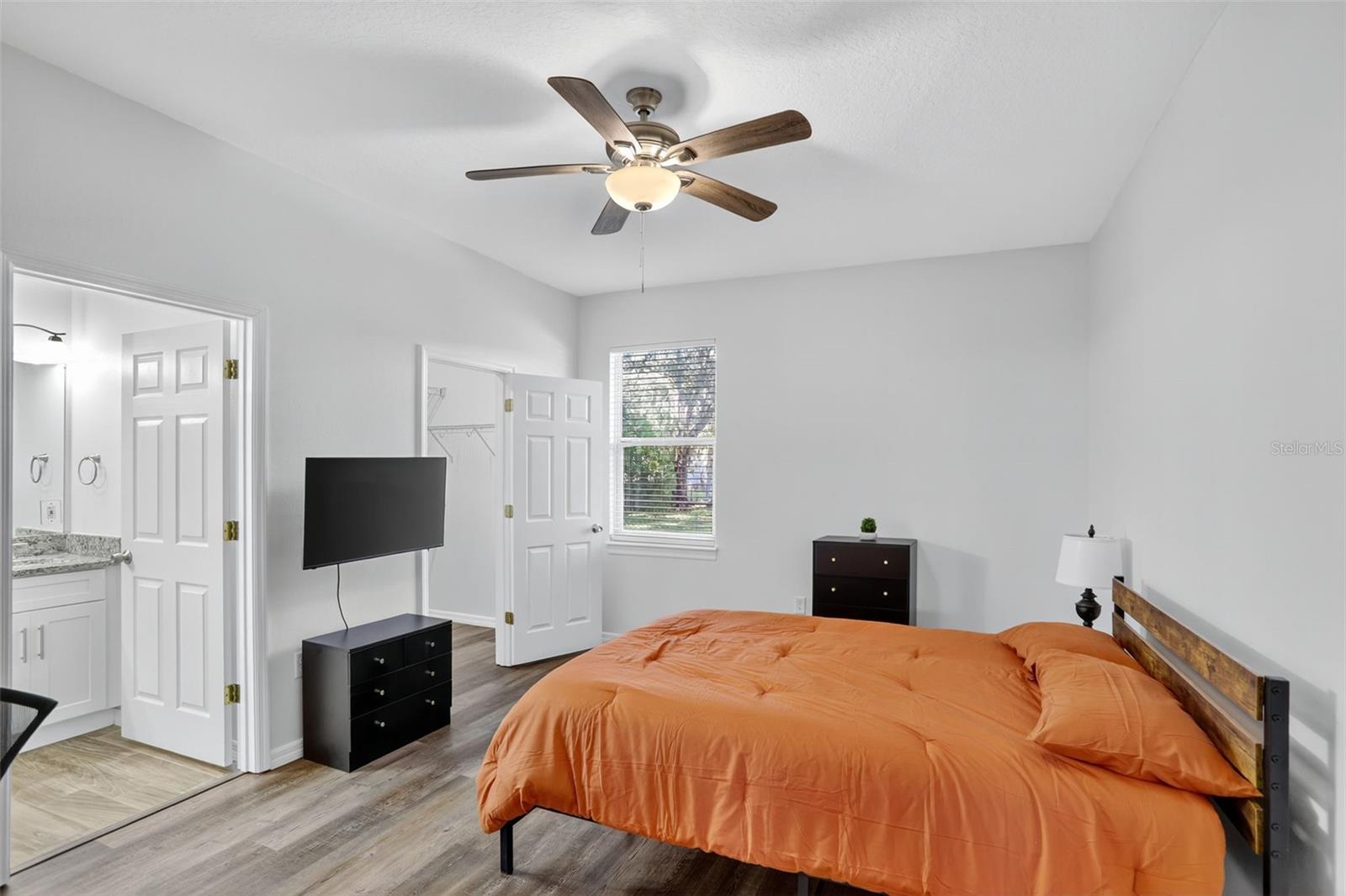 Image 11 of 40 For 246 Pineview Drive