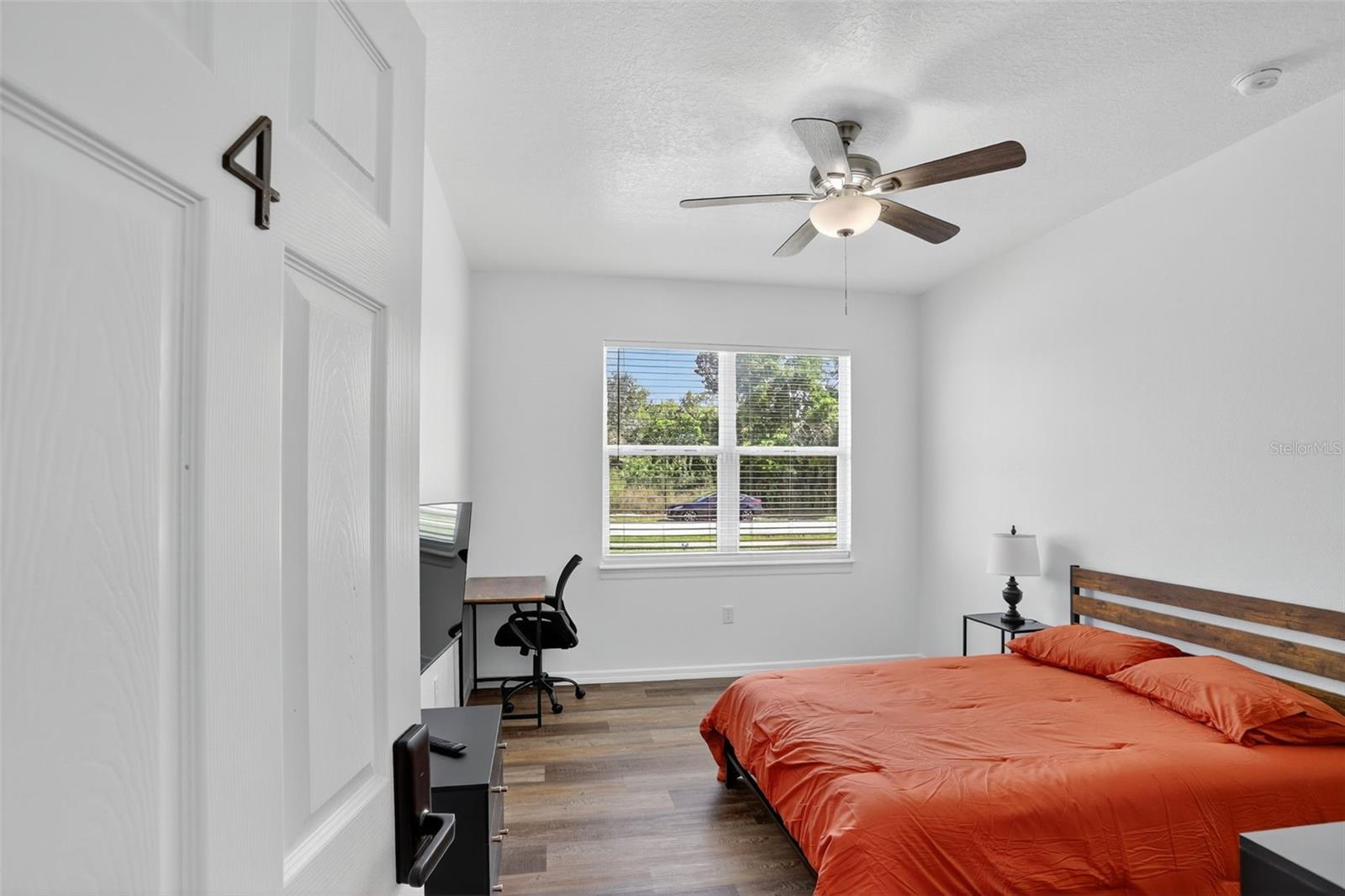 Image 18 of 40 For 246 Pineview Drive