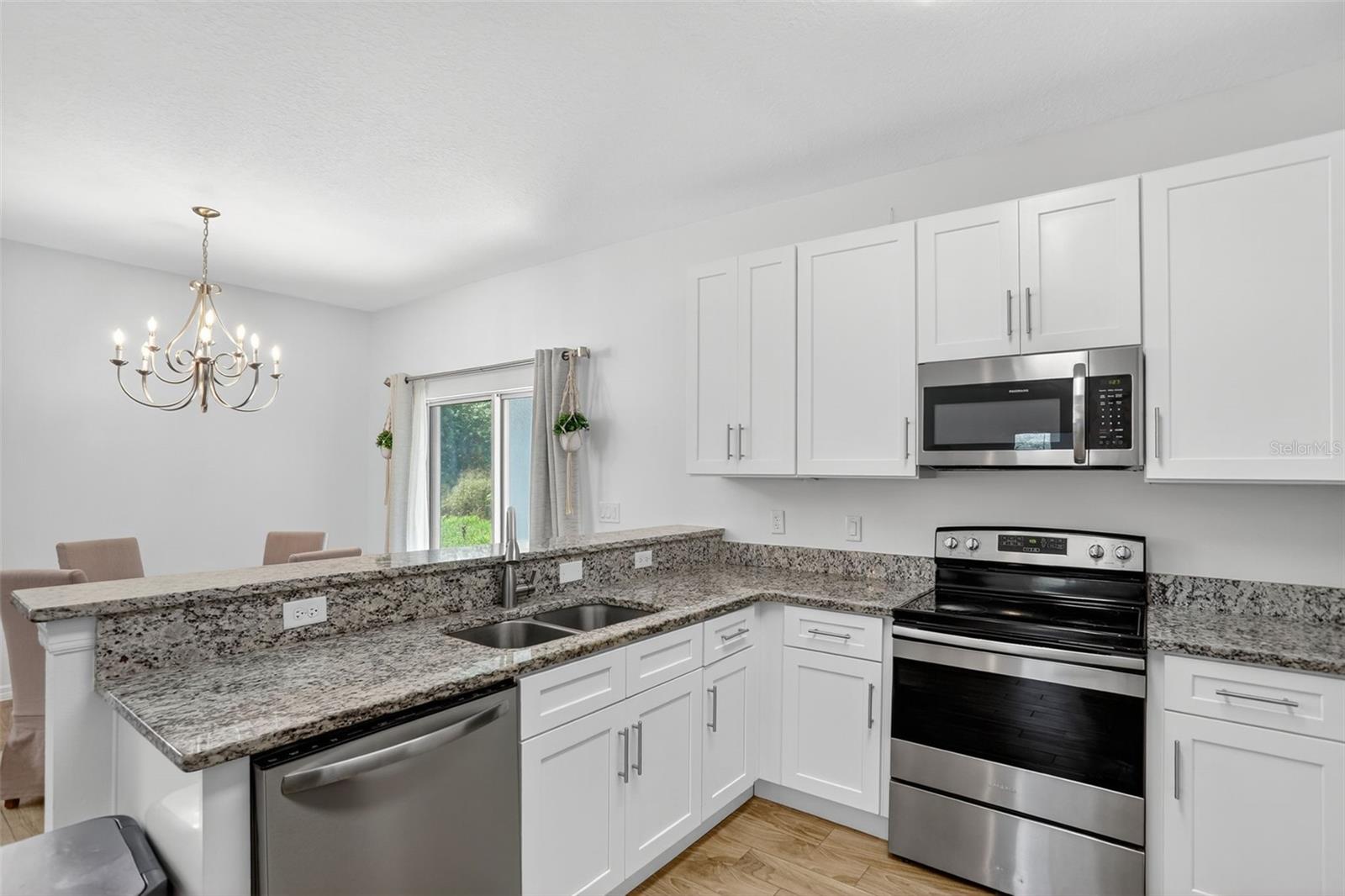 Image 7 of 40 For 246 Pineview Drive