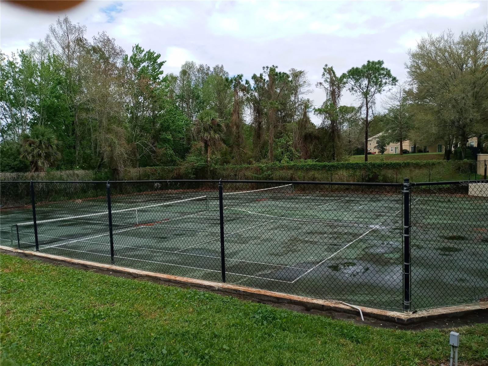 Image 16 of 23 For 216 Afton Square 208