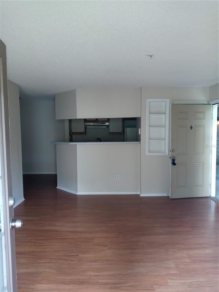 Image 21 of 23 For 216 Afton Square 208