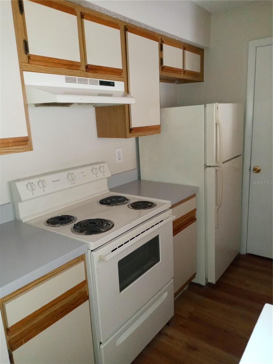 Image 6 of 23 For 216 Afton Square 208