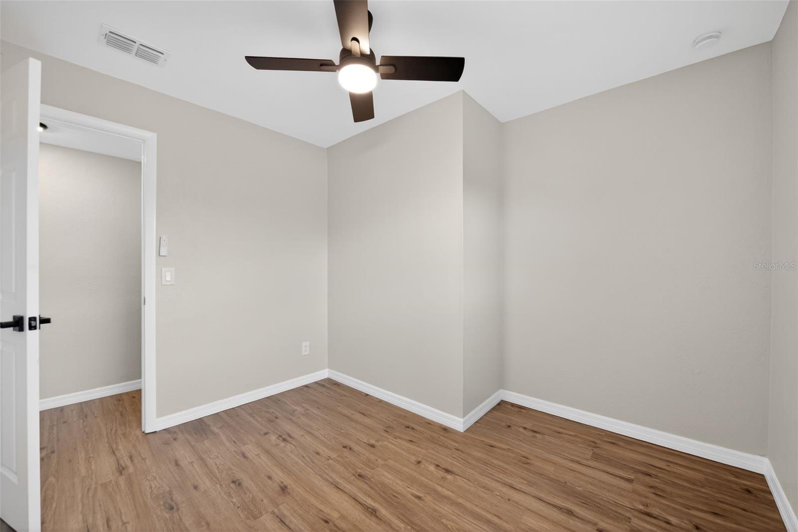 Image 14 of 31 For 3601 Esther Street S