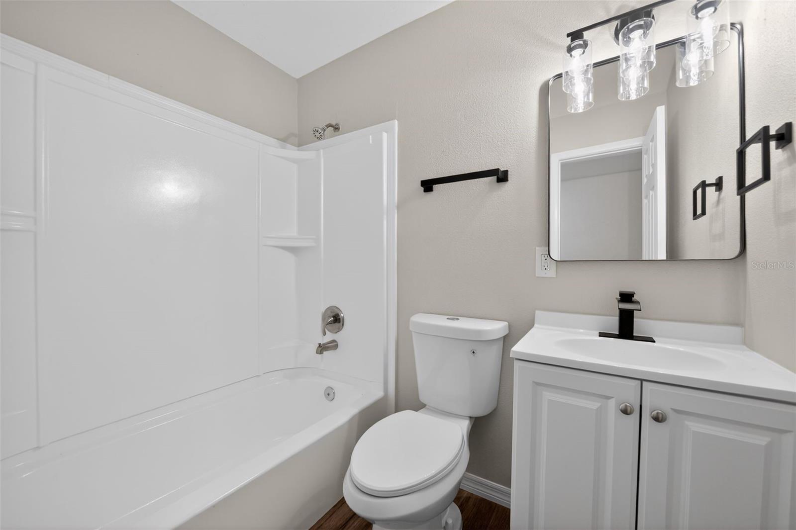 Image 21 of 31 For 3601 Esther Street S