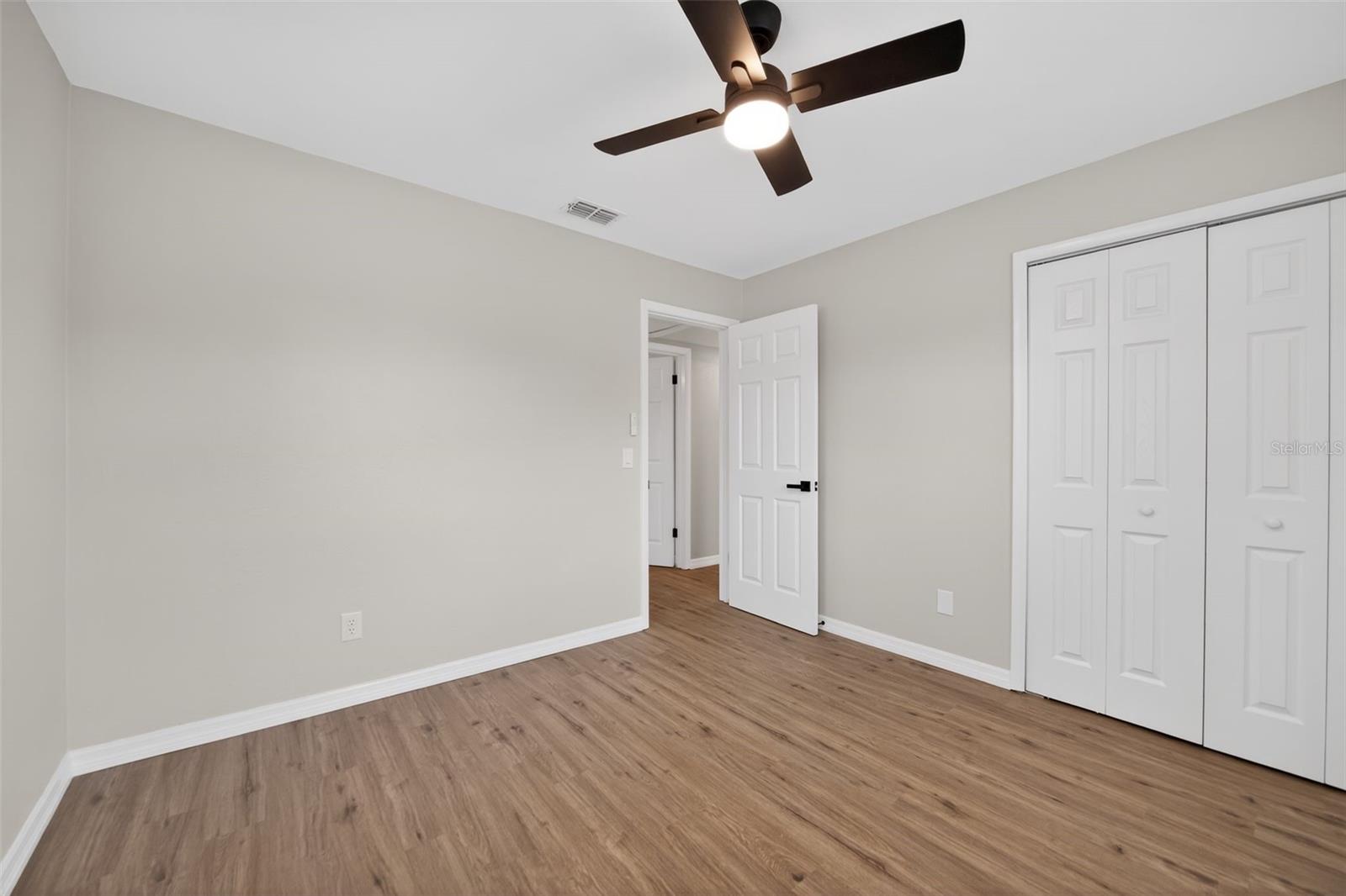 Image 22 of 31 For 3601 Esther Street S