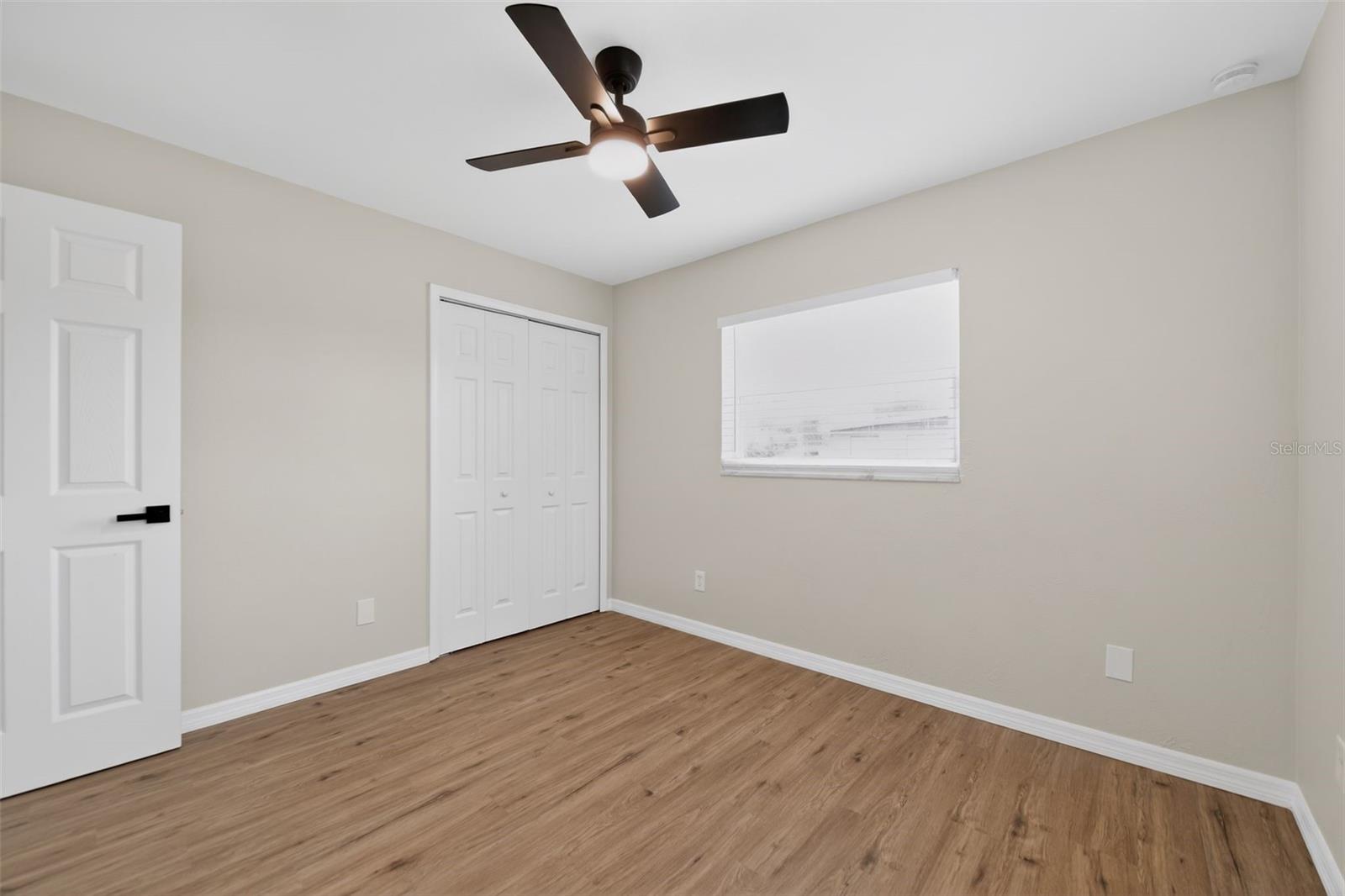 Image 23 of 31 For 3601 Esther Street S