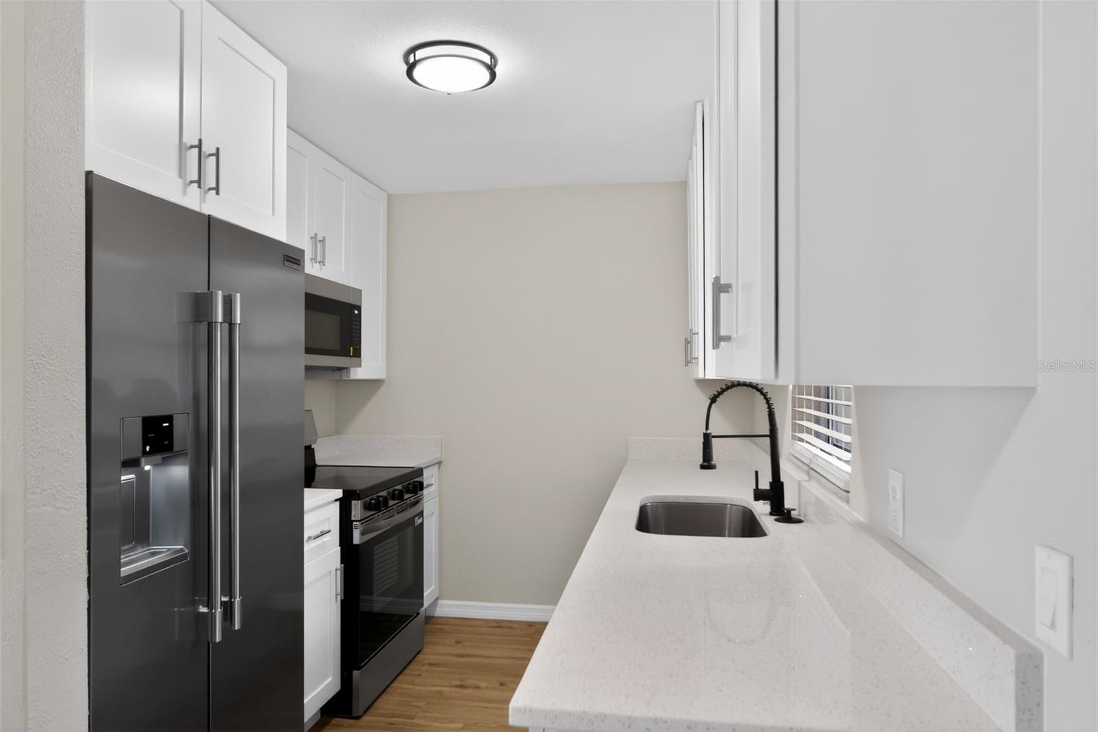 Image 7 of 31 For 3601 Esther Street S