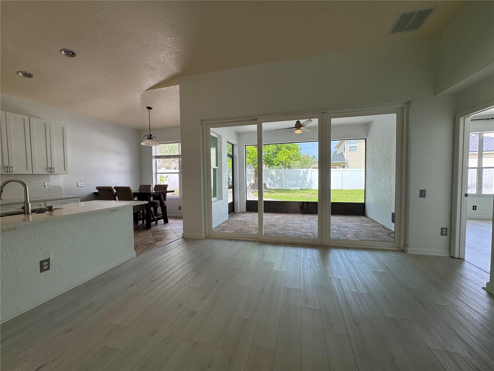 Image 19 of 35 For 8520 Greenbank Boulevard