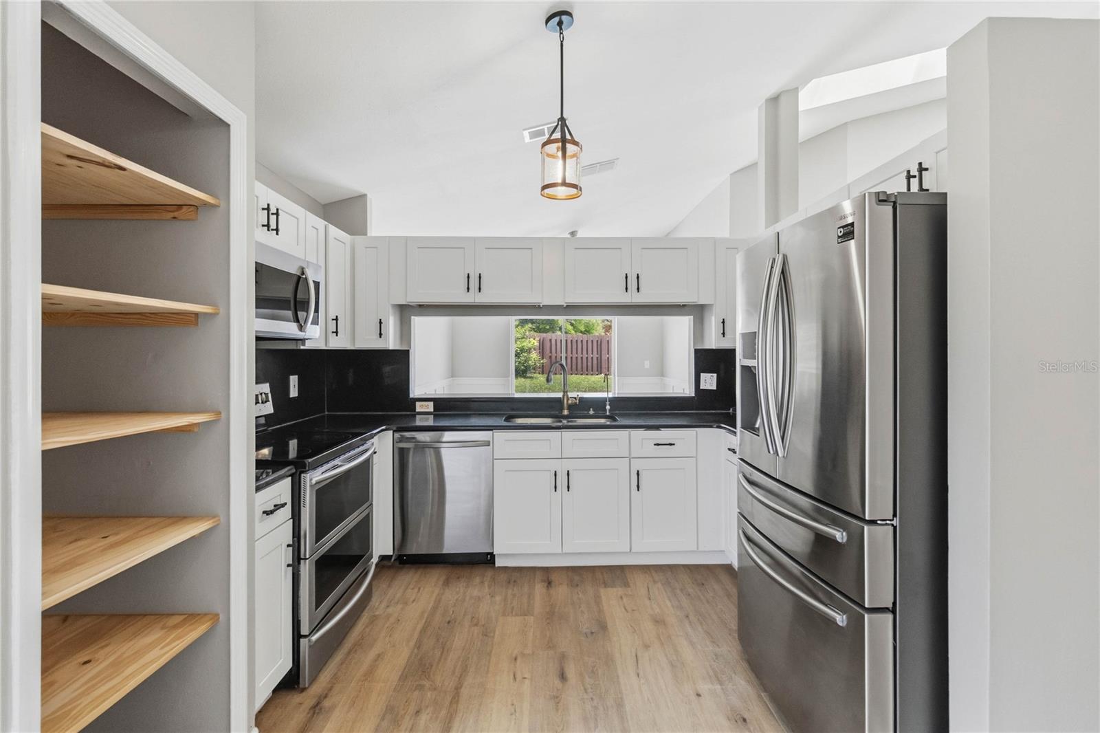 Image 11 of 30 For 232 Bent Oak Loop