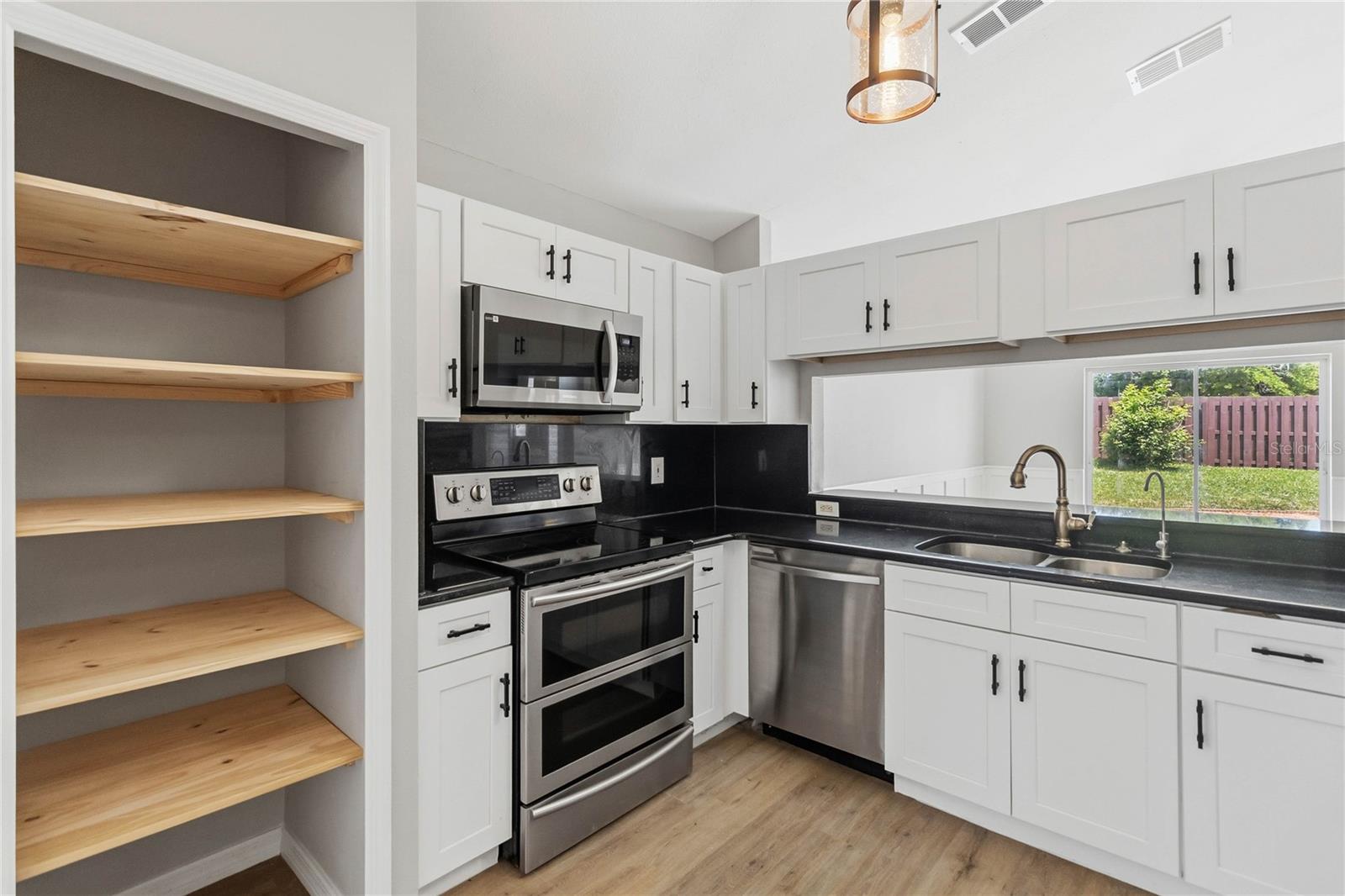 Image 12 of 30 For 232 Bent Oak Loop