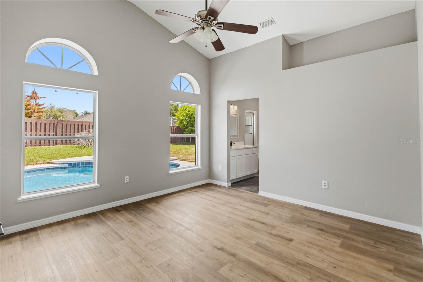 Image 14 of 30 For 232 Bent Oak Loop