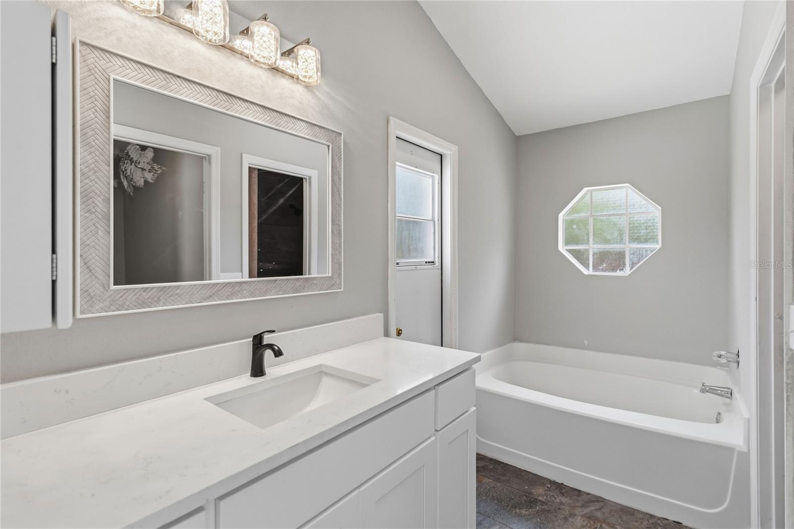 Image 16 of 30 For 232 Bent Oak Loop