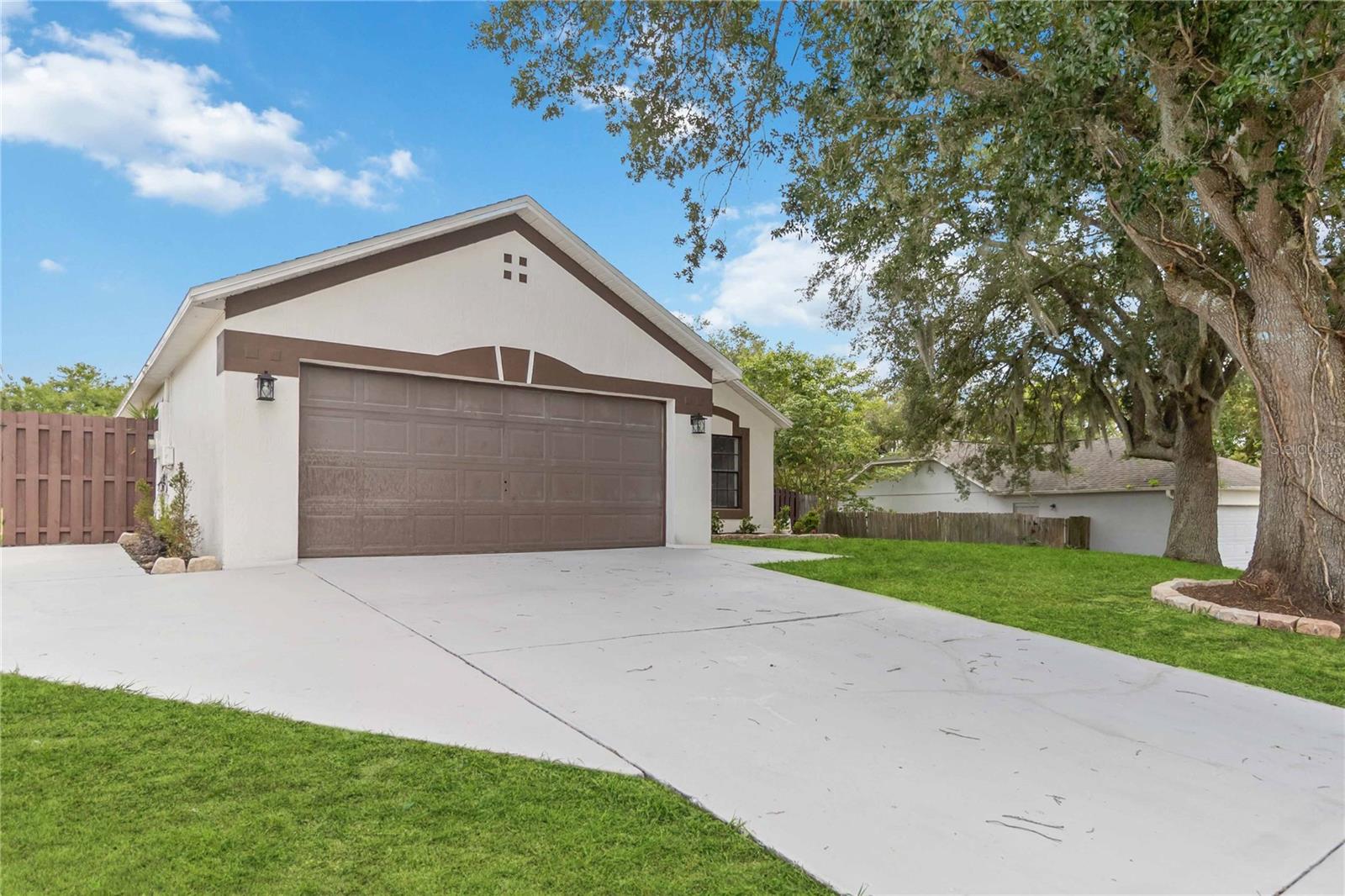 Image 2 of 30 For 232 Bent Oak Loop