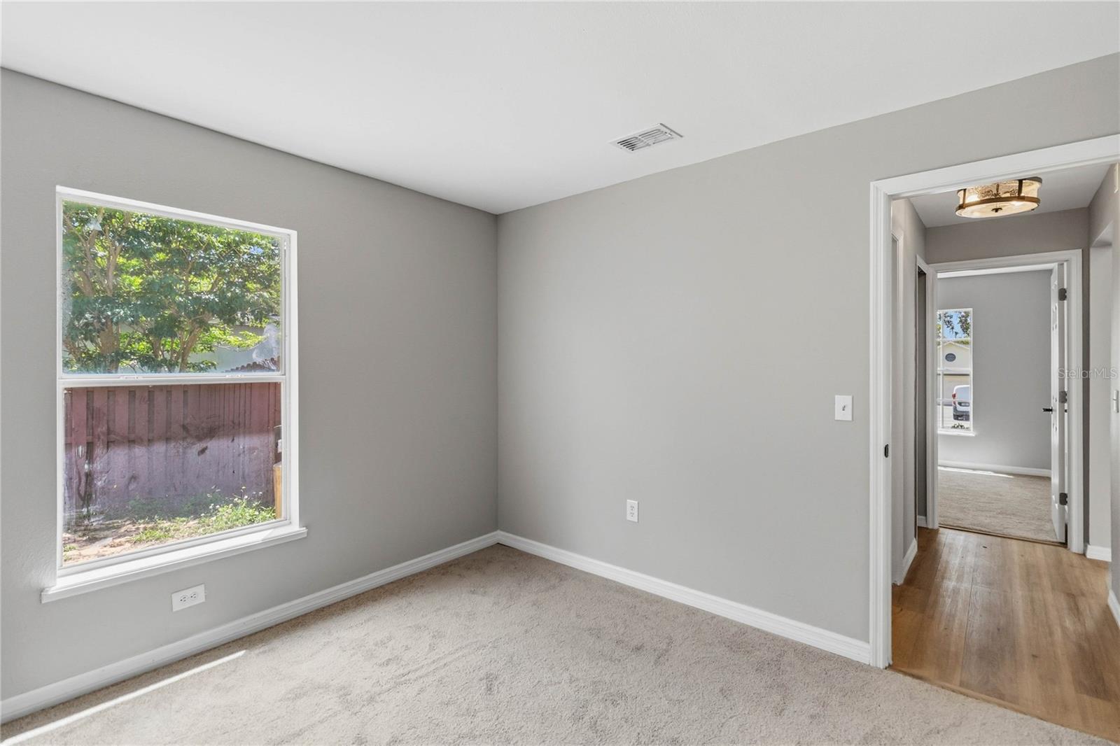 Image 20 of 30 For 232 Bent Oak Loop