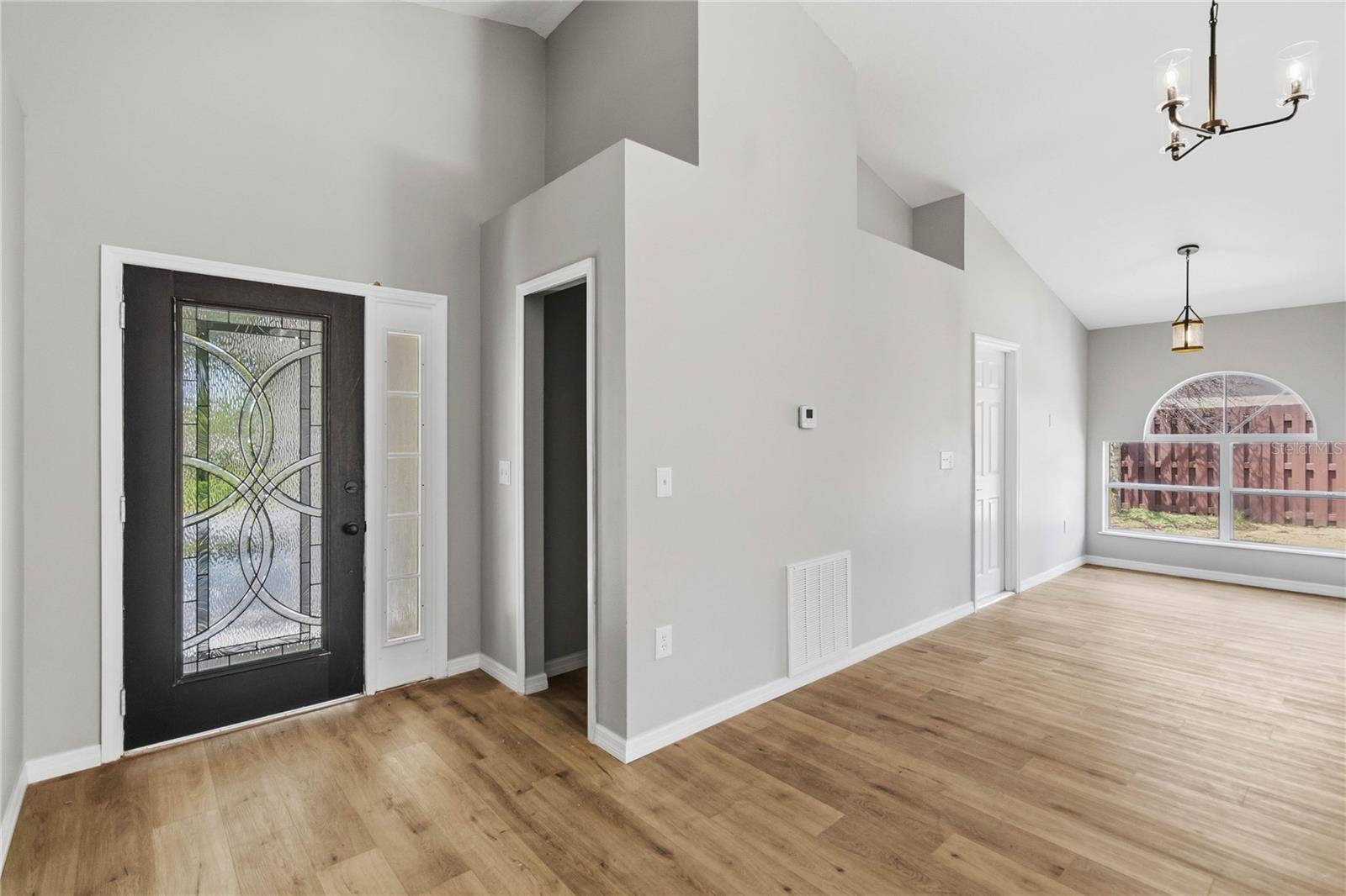 Image 4 of 30 For 232 Bent Oak Loop