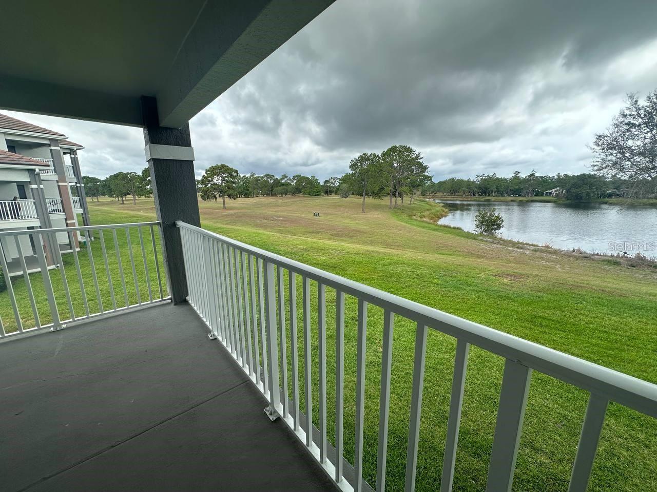 Image 12 of 12 For 13929 Fairway Island Drive 821