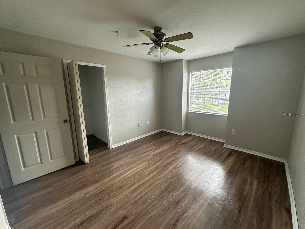Image 7 of 12 For 13929 Fairway Island Drive 821