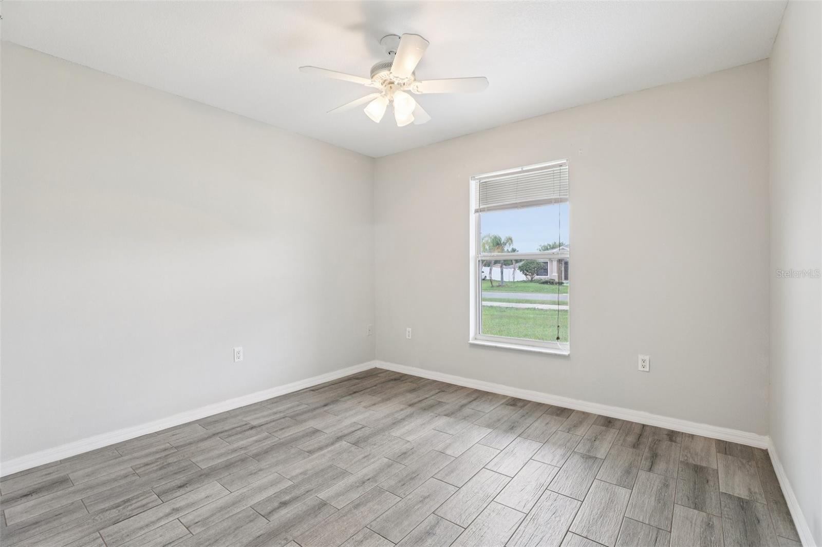 Image 20 of 33 For 264 Chicago Avenue W