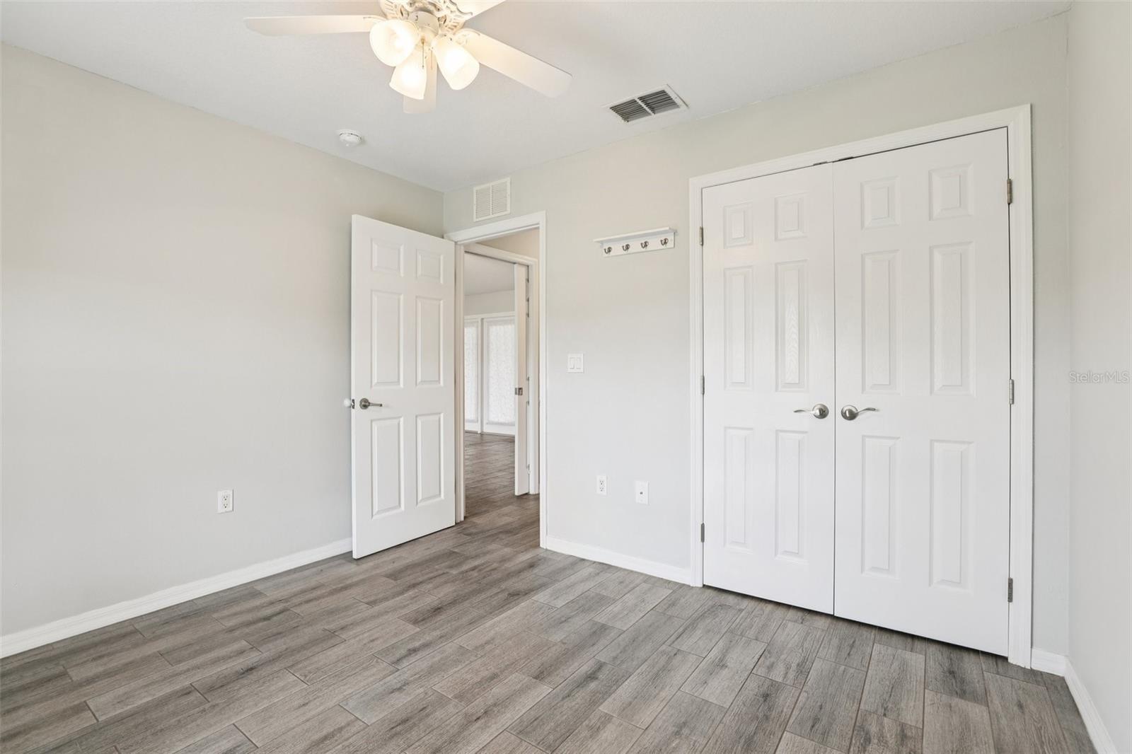 Image 21 of 33 For 264 Chicago Avenue W