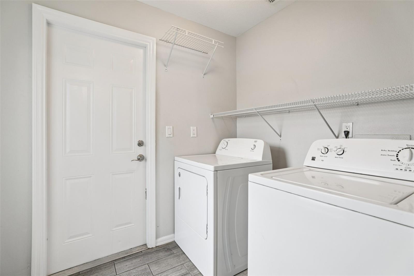 Image 22 of 33 For 264 Chicago Avenue W